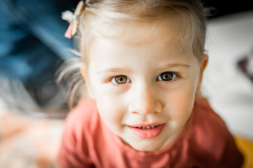 portrait petite fille beau regard